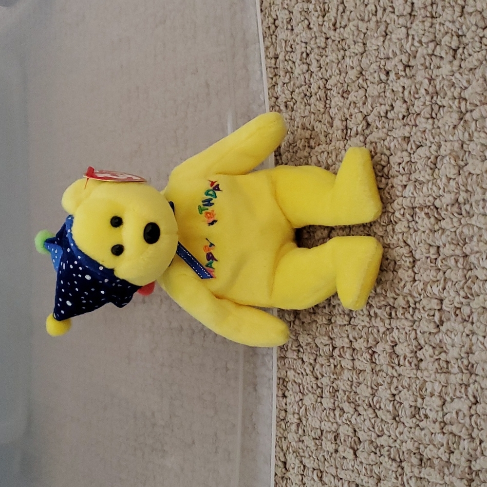 TY Beanie Baby - HAPPY BIRTHDAY the Bear ( Yellow - w/ Hat ) (9 inch)